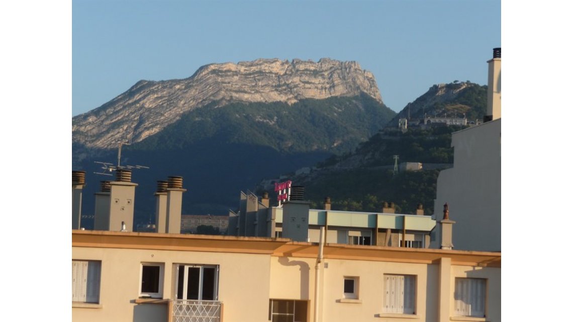 vue sur la Bastille depuis la fenêtre